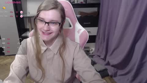 Snapshot of tomato_tease chatting on March 8, 7:29 pm tomato_tease online show from March 8, 7:29 pm