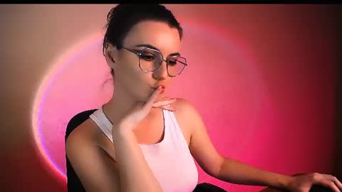 Elizabeth online show from July 15, 7:40 pm