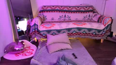 Lina  Next stream January 4  11am UTC 0 online show from February 17, 12:26 pm