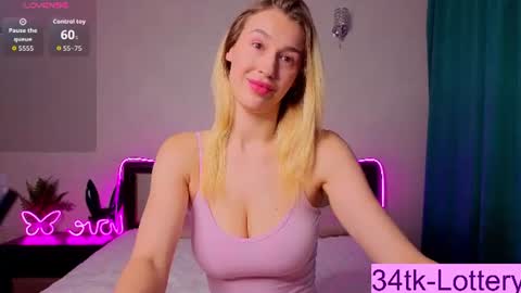 ToxicDollKiss online show from June 22, 8:50 pm
