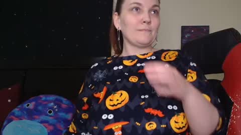 Snapshot of toxiclilly chatting on October 16, 8:50 am Lilly Miss Mistress Goddess Maam Queen Boss online show from October 16, 8:50 am