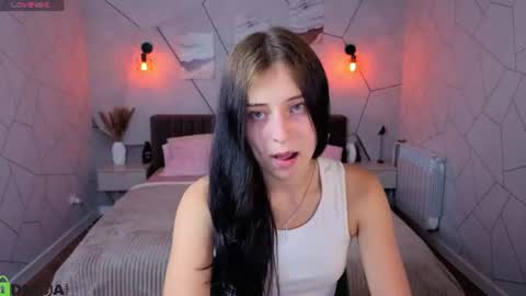 tracey_gill online show from July 29, 9:31 am