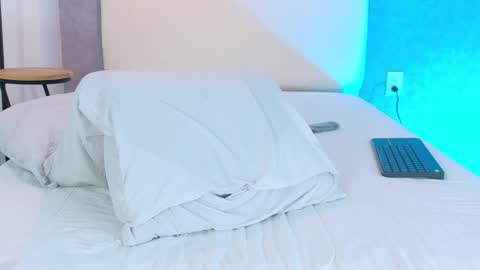 Snapshot of tracielowe_w chatting on September 13, 6:43 am tracielowe_w online show from September 13, 6:43 am