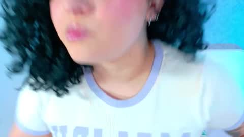 Snapshot of tracielowe_w chatting on October 17, 3:43 am tracielowe_w online show from October 17, 3:43 am