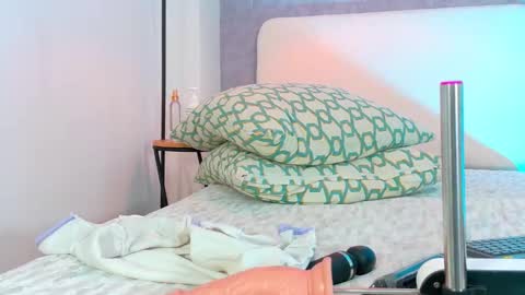 Snapshot of tracielowe_w chatting on October 11, 5:45 am tracielowe_w online show from October 11, 5:45 am