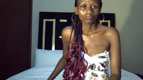 Snapshot of tracyvibes chatting on October 26, 6:25 pm Flavia online show from October 26, 6:25 pm