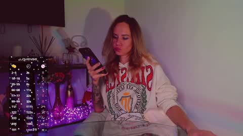Snapshot of trafka_murafka chatting on December 18, 8:36 pm Hey my name is Kiri Kiri online show from December 18, 8:36 pm