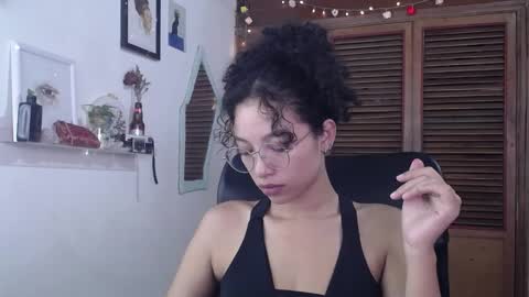 Emily online show from January 30, 3:40 pm