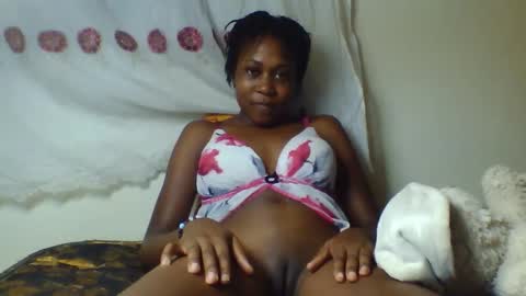 tresyamber online show from May 12, 4:13 pm