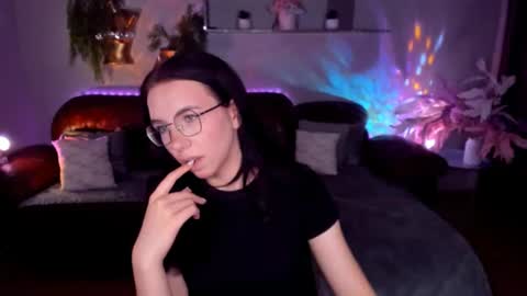 TriciaDaisy online show from June 29, 10:48 am