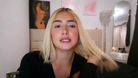 trinitych_ online show from June 8, 8:52 pm