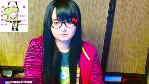 trixiedoescamcam online show from October 21, 10:58 pm