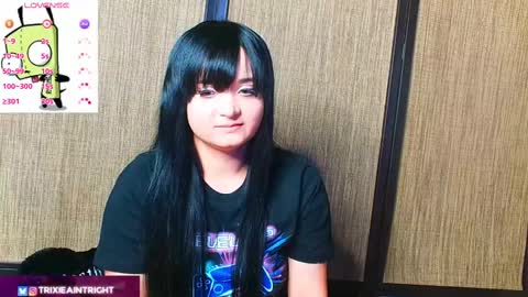 Snapshot of trixiedoescamcam chatting on October 7, 10:47 pm trixiedoescamcam online show from October 7, 10:47 pm