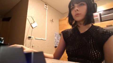 Poly online show from January 5, 5:27 pm