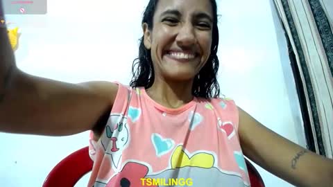 Snapshot of tsmilingg chatting on October 8, 1:21 am Dulce online show from October 8, 1:21 am