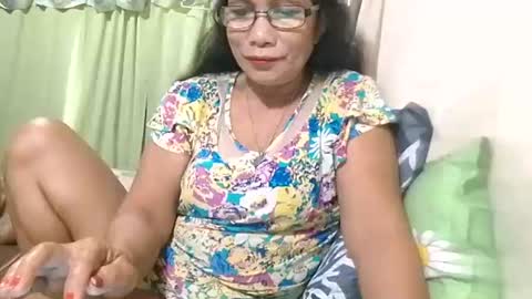 Mae online show from June 17, 11:06 pm