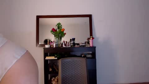 tuti online show from May 31, 12:49 am