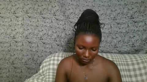 Snapshot of twerker_lyly chatting on October 17, 2:37 am twerker_lyly online show from October 17, 2:37 am