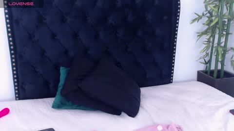 Snapshot of twerking_bigass chatting on March 1, 7:15 pm Sophy online show from March 1, 7:15 pm