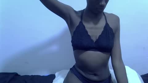 Snapshot of twinkle_tia chatting on September 25, 2:32 am BABY TIA online show from September 25, 2:32 am