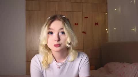 twinklefluff online show from February 15, 4:06 pm