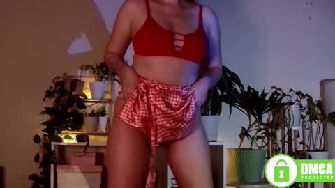 Snapshot of twix_girl chatting on March 4, 7:01 pm Stranger online show from March 4, 7:01 pm