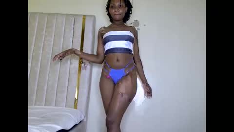 Snapshot of tyla_cerry chatting on September 27, 8:21 am tyla_cerry online show from September 27, 8:21 am