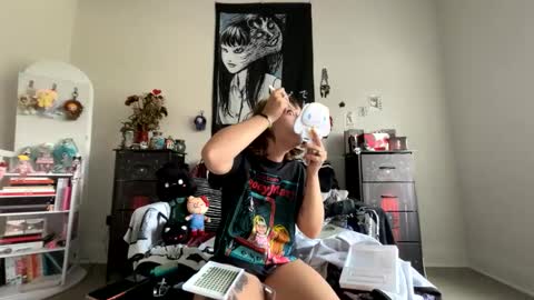 ubeflavoredcherry online show from June 4, 2:10 pm