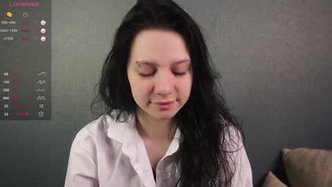 Snapshot of udelaborom chatting on January 31, 7:51 pm Lili online show from January 31, 7:51 pm