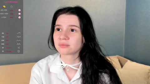 Snapshot of udelaborom chatting on February 6, 8:45 pm Lili online show from February 6, 8:45 pm