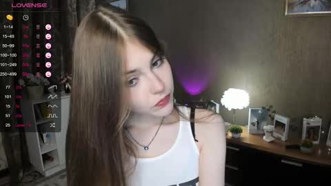 Snapshot of udeledelmoref chatting on March 6, 9:20 pm Liky online show from March 6, 9:20 pm