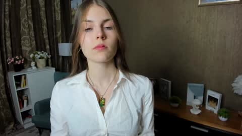 Snapshot of udeledelmoref chatting on December 8, 6:39 pm Liky online show from December 8, 6:39 pm