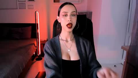 unaericaabistrong online show from April 5, 6:40 pm