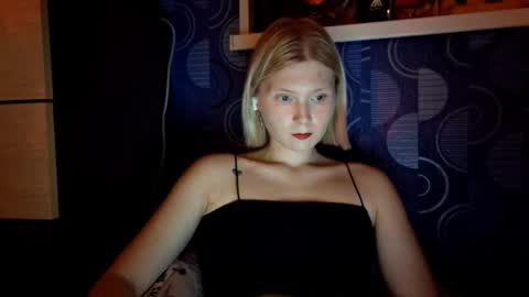 Snapshot of unahilse chatting on October 16, 2:20 pm Kira online show from October 16, 2:20 pm