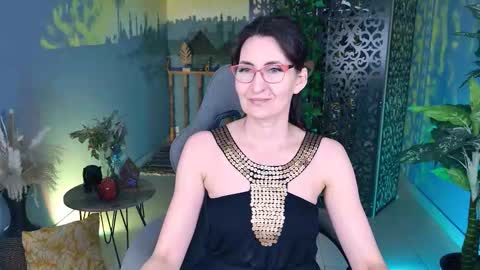 UnaTera online show from November 10, 9:15 am