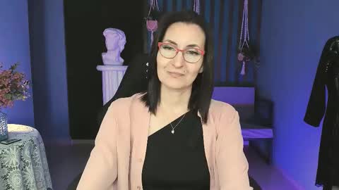 Snapshot of unatera chatting on October 13, 9:23 am UnaTera online show from October 13, 9:23 am