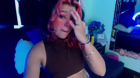 Snapshot of underbaby_ chatting on January 21, 8:21 pm UnderBaby online show from January 21, 8:21 pm