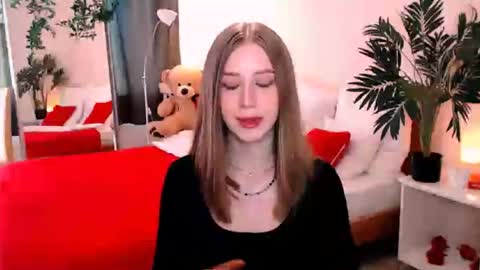 unreal_lady online show from July 2, 1:50 pm