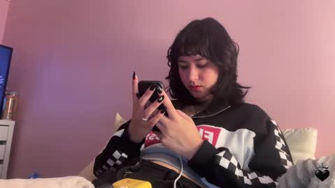 Snapshot of upaydahlia chatting on October 18, 4:48 am findom goddess dahlia online show from October 18, 4:48 am