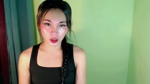 QUEENSY online show from February 19, 3:39 am