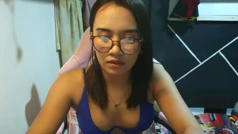 Snapshot of ur_wetwife chatting on October 25, 8:37 pm ur_wetwife online show from October 25, 8:37 pm