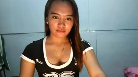 ur_wetwife online show from July 29, 12:49 pm