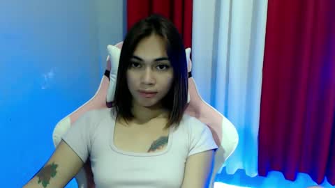 Snapshot of urasian_erica chatting on December 6, 8:26 am urasian_erica online show from December 6, 8:26 am