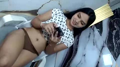 urasian_latinaxxx online show from June 13, 3:04 am