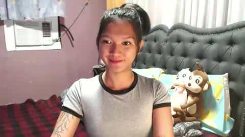 NEWRA  ALLISON online show from May 6, 1:31 am