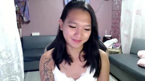 Snapshot of urasian_newra chatting on March 12, 10:28 pm NEWRA ALLISON online show from March 12, 10:28 pm