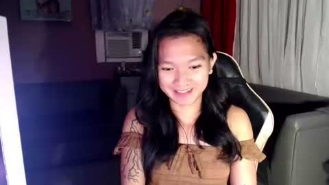 Snapshot of urasian_newra chatting on October 4, 8:57 pm NEWRA ALLISON online show from October 4, 8:57 pm