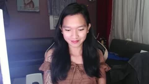 Snapshot of urasian_newra chatting on October 18, 8:10 pm NEWRA ALLISON online show from October 18, 8:10 pm