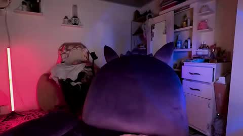 Snapshot of urcutedarling_ chatting on October 31, 1:15 pm       online show from October 31, 1:15 pm