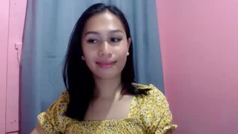 Snapshot of urgirlnabyx chatting on February 19, 10:12 am Call me naby online show from February 19, 10:12 am